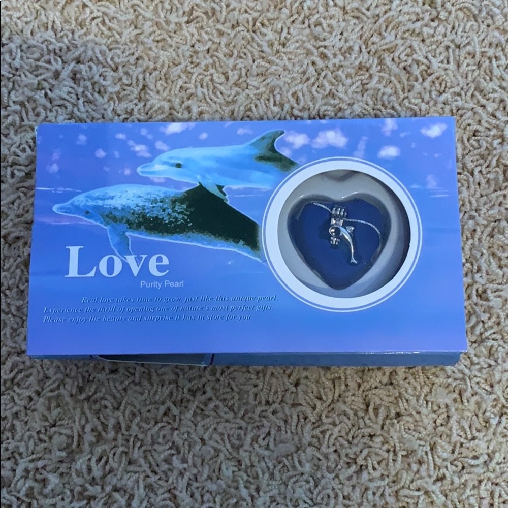PEARL DOLPHIN NECKLACE